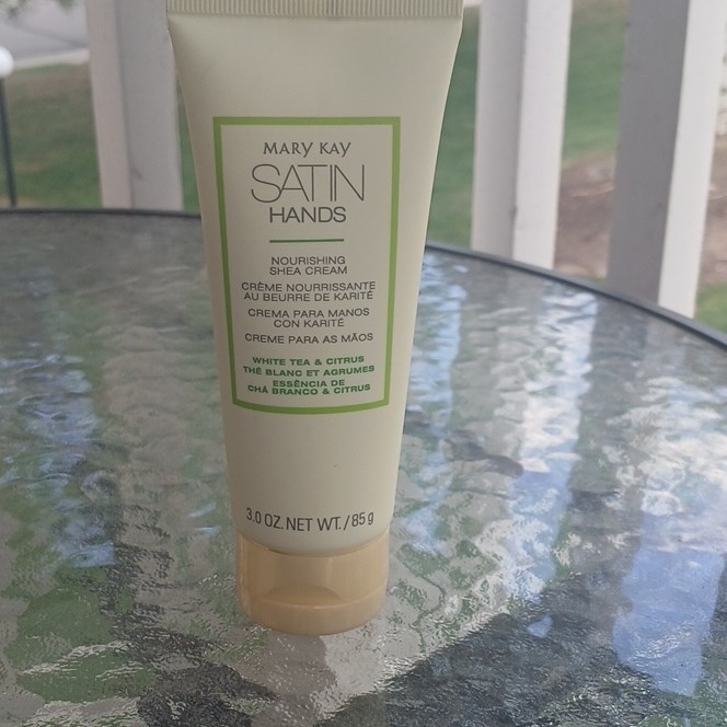 Mary Kay Satin Hands Nourishing Shea Hand Cream White Tea & Citrus 3 oz