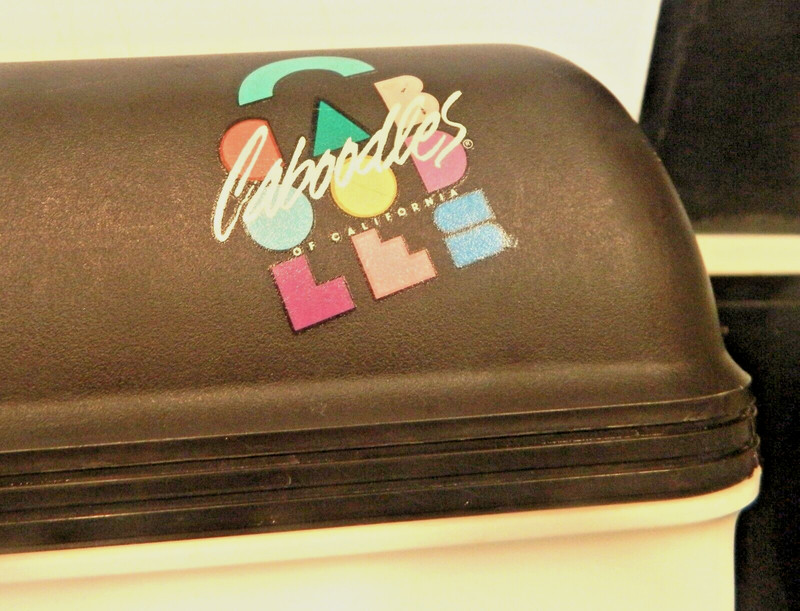 Caboodles Vintage Makeup Train Case with Mirror White and Black with Tray gallery