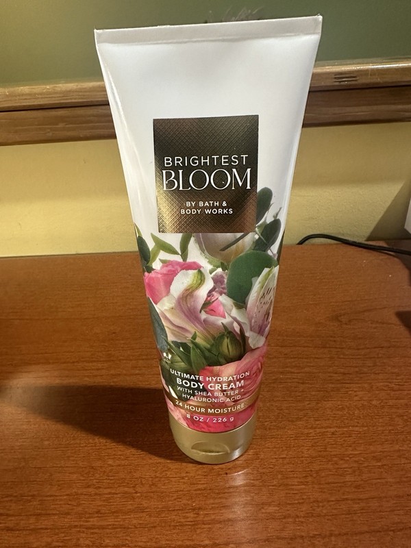 Bath and Body Works Brightest Bloom Ultimate Hydration Body Cream 8 fl oz Shea