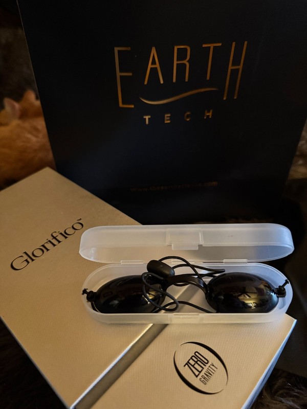Zero Gravity Glorifico Red Light Therapy - Brand New In Box gallery