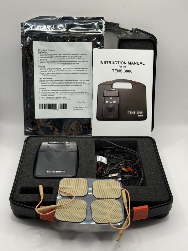 TENS 3000 Tens Unit Electrode Nerve Machine Pads w/Instruction Booklet & Case