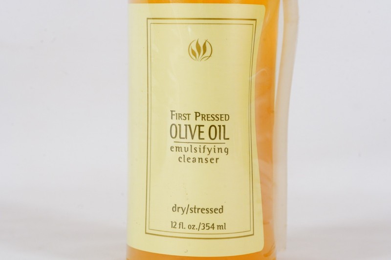 Serious Skincare First Pressed Olive Oil Emulsifying Cleanser 12oz Dry Stressed gallery