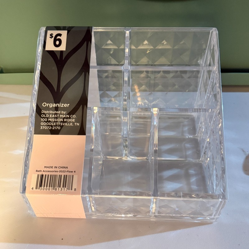 NEW Sealed Clear Acrylic Bathroom Makeup Organizer Storage 6 x 5 x 4 inches