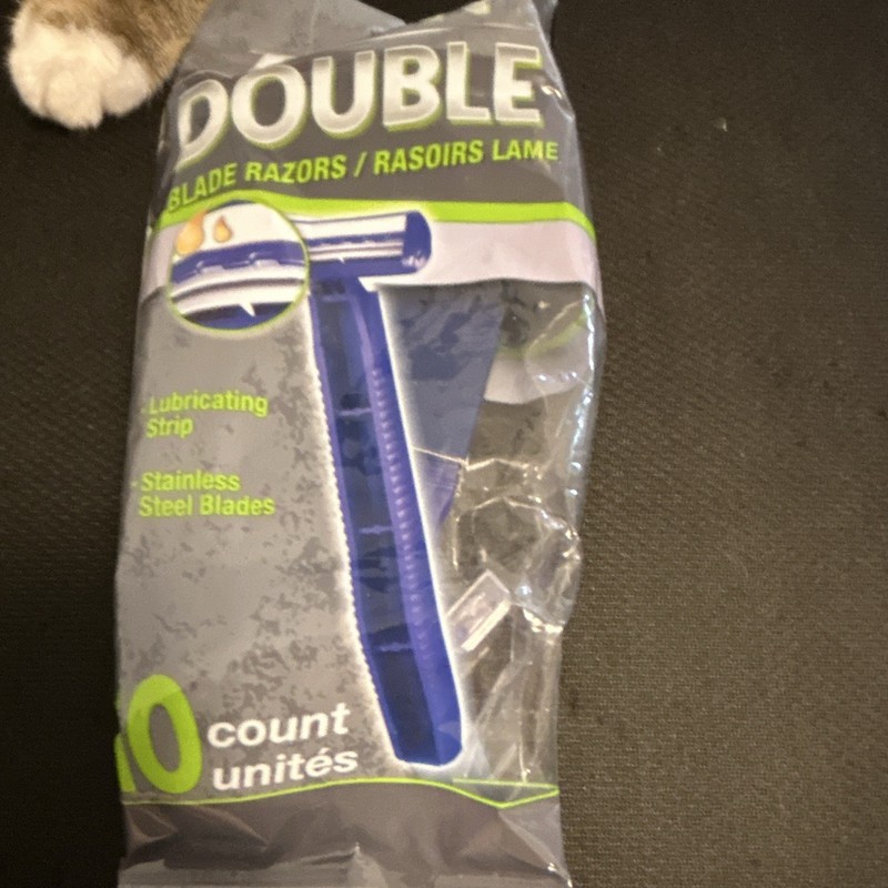 Men’s Disposable Face Razors 2-Blade Stainless Steel Lubricating Strip Blue 10ct