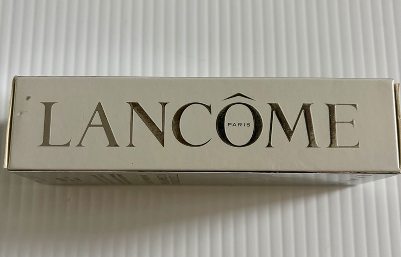 Lancôme Liquid Foundation Glow 450W Teint Idole Ultra Wear SPF 27 30ml gallery