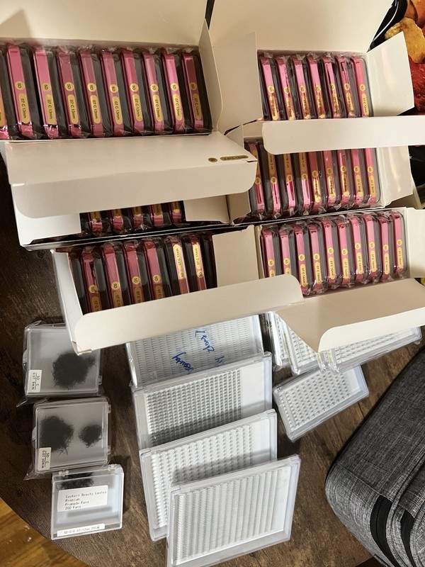 Final Sale 73 Boxes 5D Premade Volume Fans 0.07 C Curl Lash Extensions Bulk