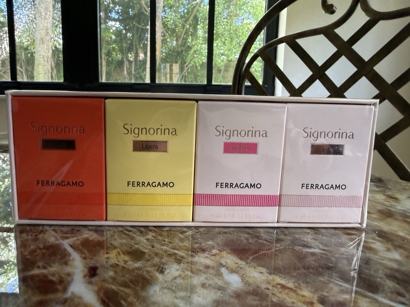 Ferragamo Signorina Travel Size Spray Gift Set, 4 x 5 ml (0.17 fl oz)