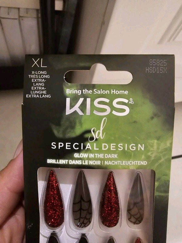 NEW Kiss Nails Halloween Glue Press Manicure XL Stiletto Black Spider Web Red gallery