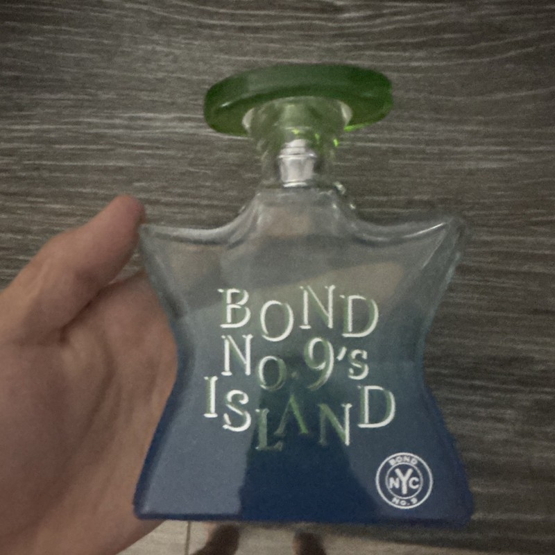 Bond No. 9 Island Eau de Parfum EDP Spray Bottle 3.3 fl oz