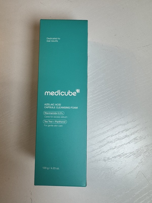 medicube Azelaic Acid Niacinamide Deep Cleansing Foam Cleanser 120g