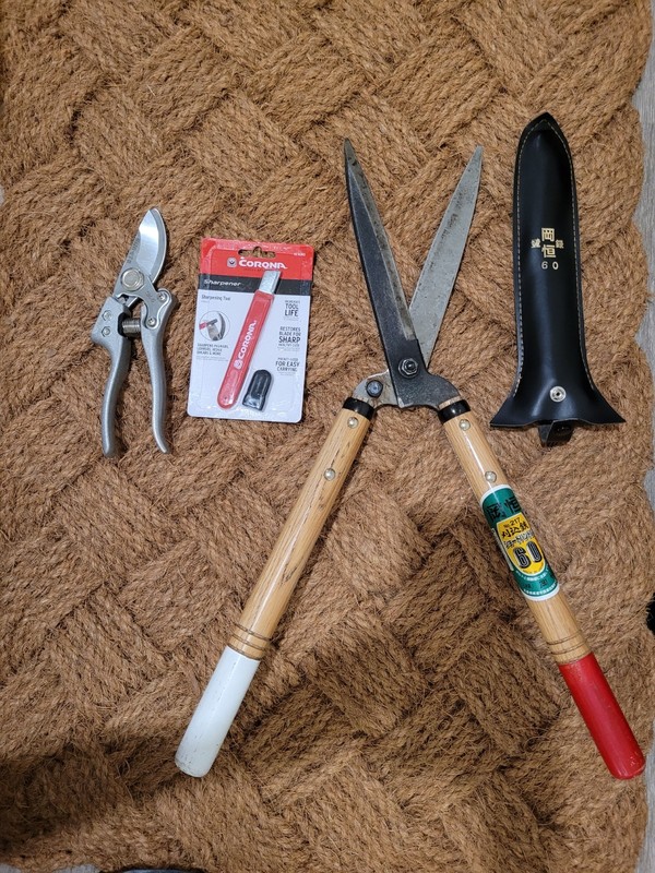 217 Okatsune 7744ai Trimming Shears, Type 60, Short Handle w/ Extras