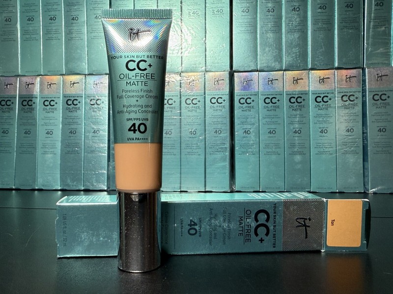 IT Cosmetics CC+ Oil Free Matte Poreless Finish Cream SPF 40 **TAN** 1.08 fl oz