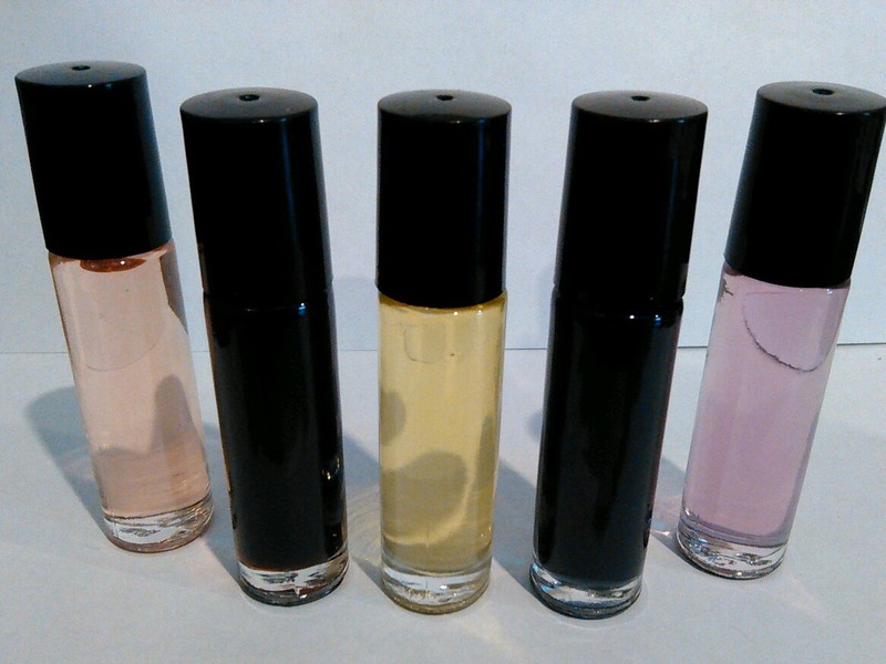 (BUY 5 GET 2 FREE) JR FRAGRANT BODY OILS 1/3oz ROLL-ON BOTTLE