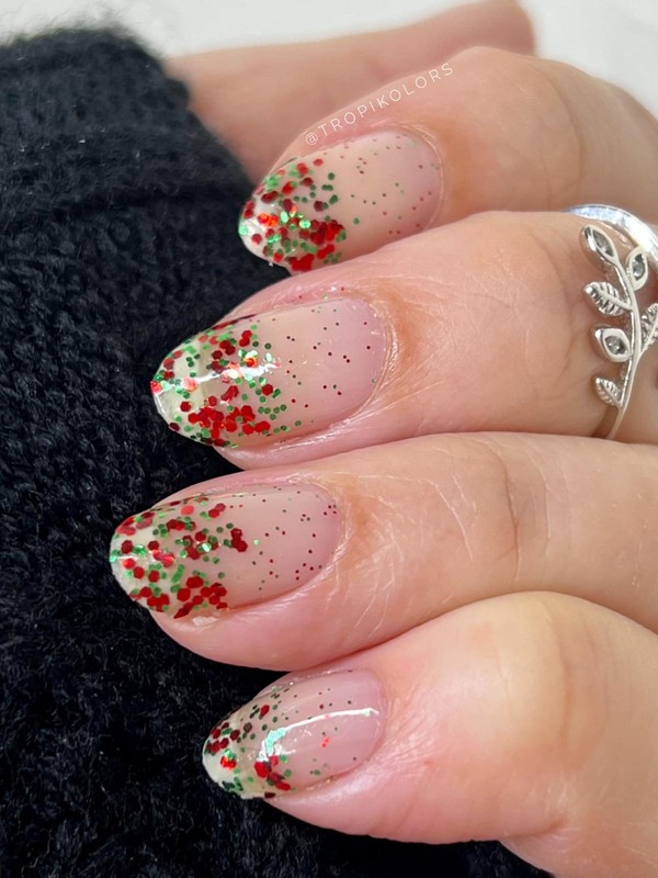 Color Street Nail Polish Strips – UNDER THE MISTLETOE (FDG381) Red GREEN GLITTER