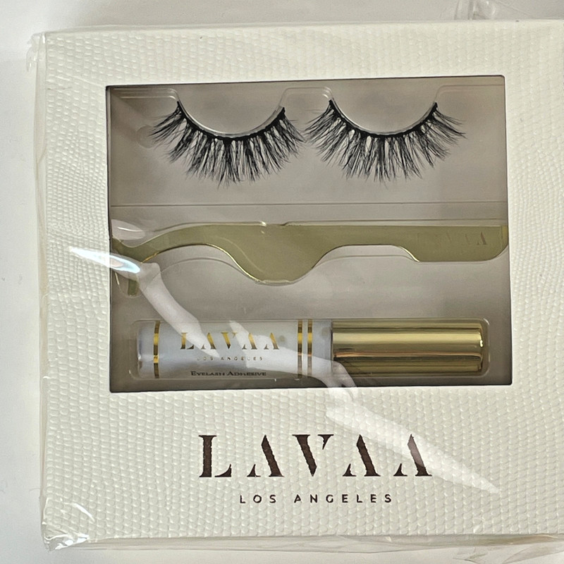 Lavaa Lashes Flirty Lash Set 3D Mink Eyelashes Up to 30 Uses Cruelty Free