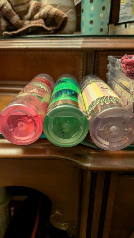 Bath & Body Works Fine Fragrance Mist Lot of 6 Assorted 8 oz & 2.5 oz Women gallery