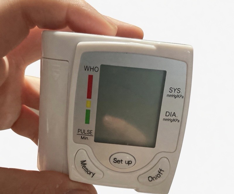 Wrist Digital Blood Pressure Monitor, Automatic, CE RoHS FCC, White/Black gallery