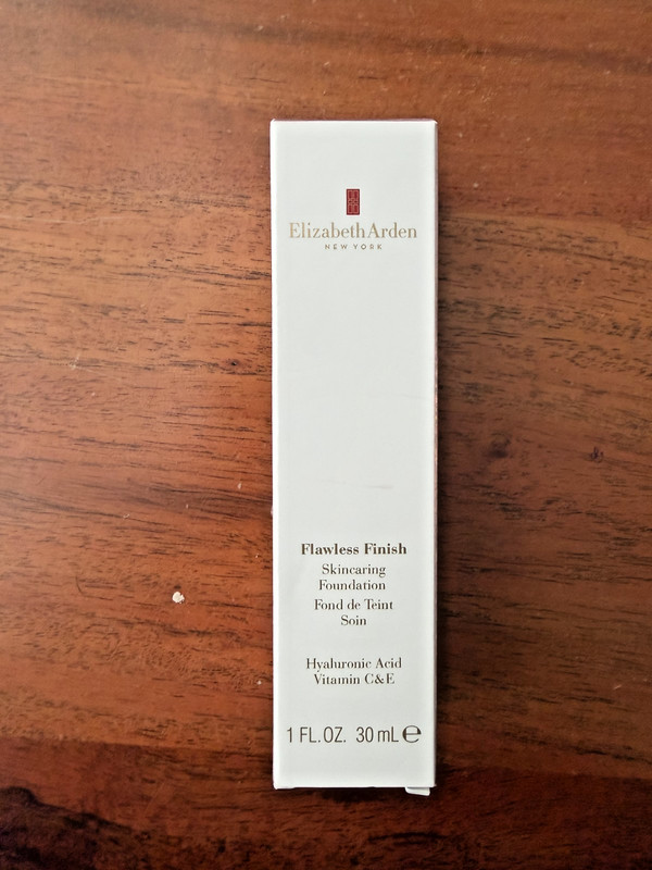 Elizabeth Arden Flawless Finish Skincaring Foundation Hyaluronic 340W 1 FL oz