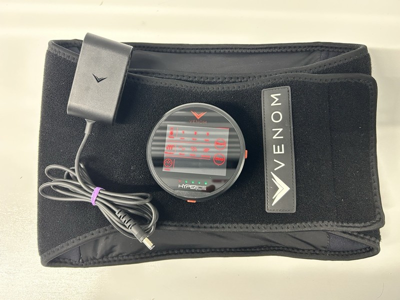 HYPERICE Venom Wearable Heat Vibration Back Device 20000 024-00 With Charger