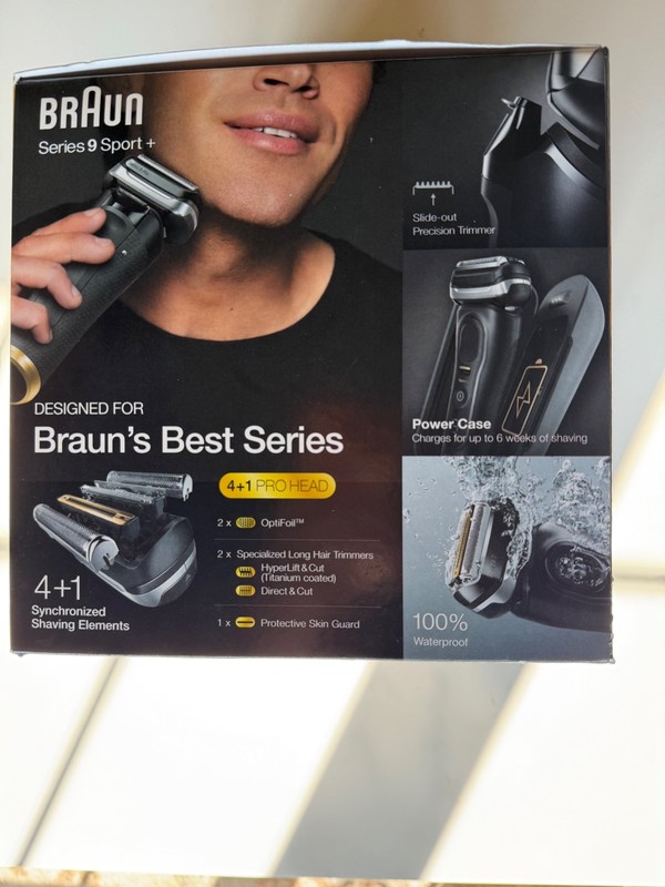 BRAUN Series 9 Sport + Shaver Wet & Dry Clean Charge System & Power Case 9350CC gallery
