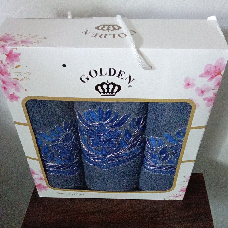 GOLDEN 3-Piece Floral Embroidered Blue Towel Set Bath Accessories Unisex