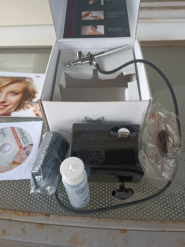 Luminess Air Airbrush Pro Makeup System PC-250 NIB gallery