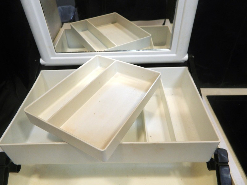 Caboodles Vintage Makeup Train Case with Mirror White and Black with Tray gallery