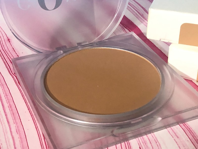 Glowish By Huda Beauty - Luminous Pressed Powder "05 Medium" Full Size 0.35 oz gallery