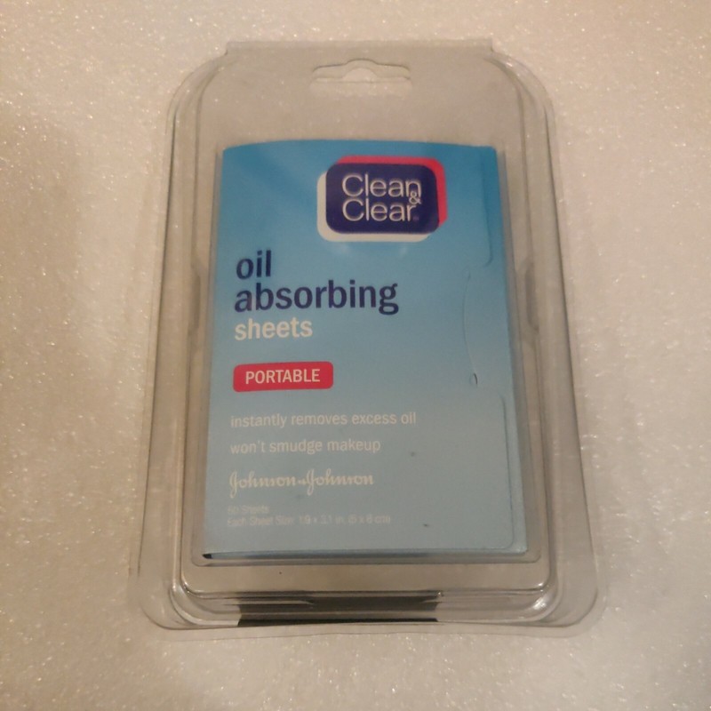 Oil Absorbing Sheets – 50 Sheet Per Pack