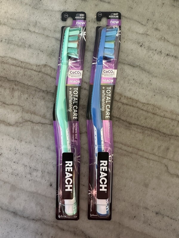 Reach Total Care + Whitening Toothbrush Soft CaCo3 Micrawhitening #170, 2 Count