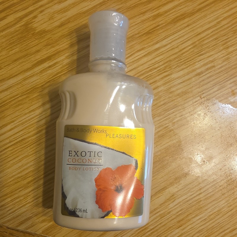 NEW Bath & Body Works Pleasures EXOTIC COCONUT Body Lotion 8 oz RARE Orig. Form