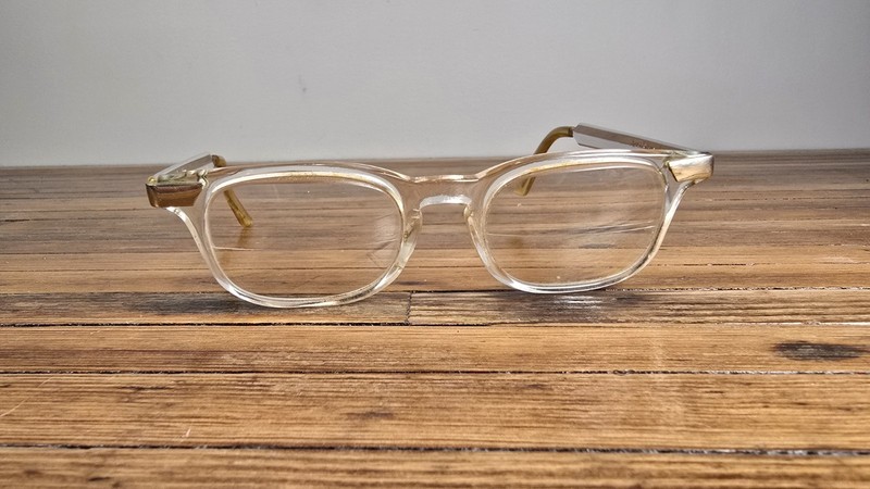 Vtg Shuron Cat Eye prescrip Eye glasses, Silver Clear Gold 5 3/4 Aluminum Frame gallery