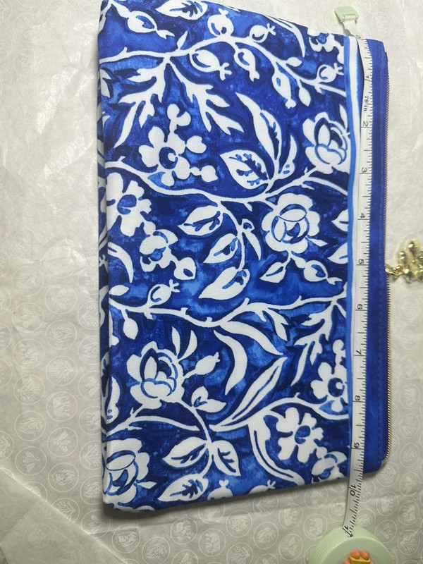 Estee Lauder Makeup Cosmetic Bag Blue & White Flowers 10 x 6 inches