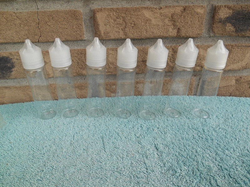 NEW PACK OF 7 2 oz. Clear Plastic Squeeze Bottles with SCREW Dispensing Caps