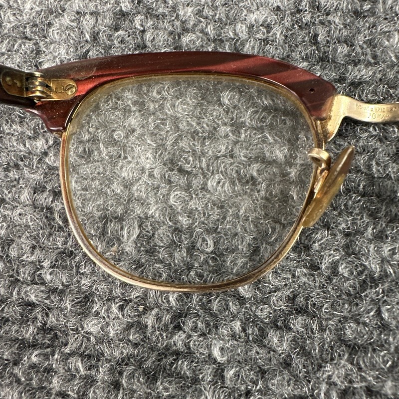 Shuron Eyeglasses Frame SC U.S.A Women's Red Cat Eye- Damaged, See Photos,Parts? gallery
