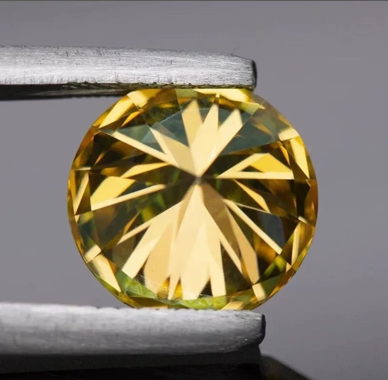 Pair of 1 Ct Lab Grown Diamond Yellow Color Round Cut VVS1 Clarity Certified gallery