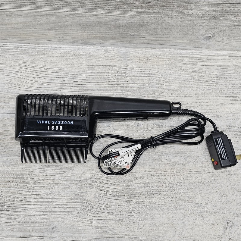 Vidal Sassoon VS540 Type VS540 Hair Dryer Styler 1600W with Comb Attachment