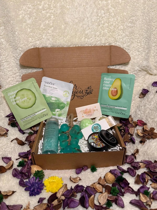 Relaxation Spa Kit, Birthday Gift Box, Bath Set with LED Light Surprise gallery
