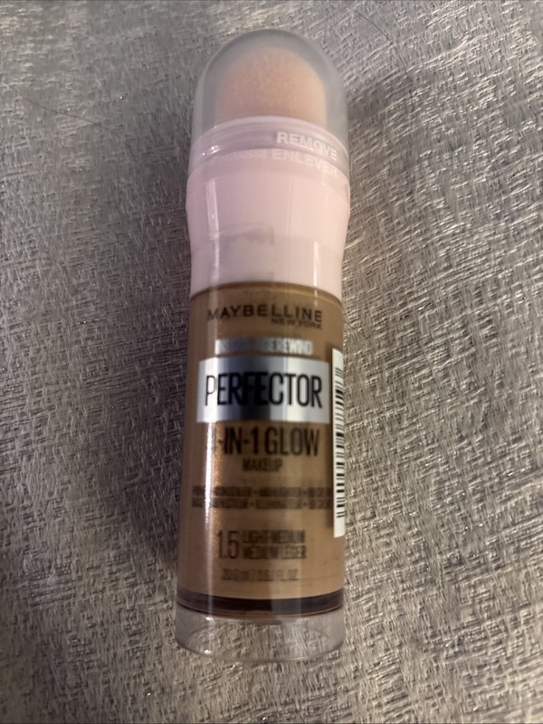 Maybelline Instant Age Rewind Perfector 4-In-1 Glow Makeup – 1.5 Light Medium