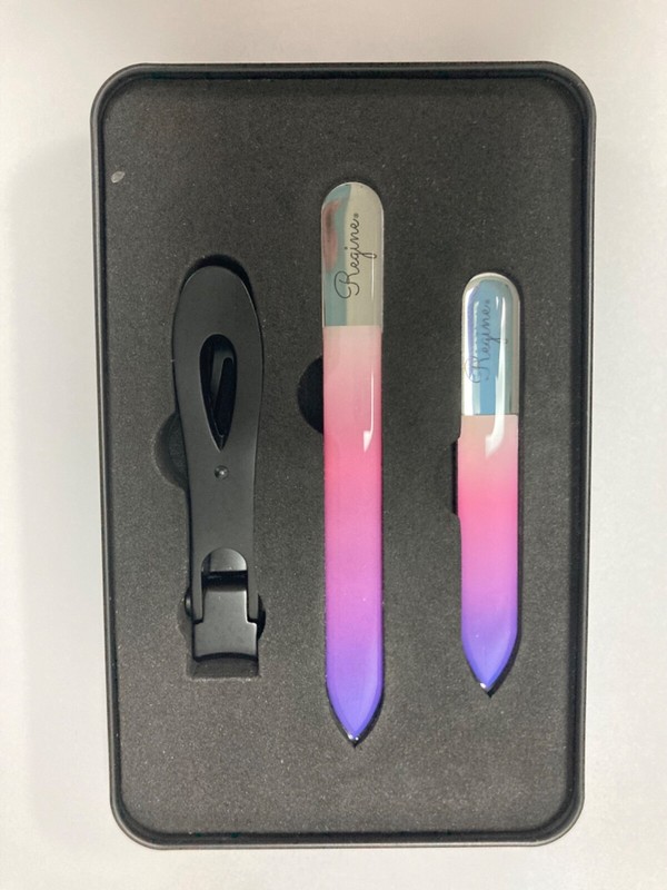 Regine Ultra Wide Nail Clipper and Glass Nano Laser Etched Mani/Pedi Set Purple gallery