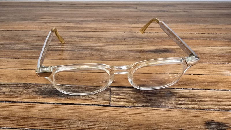 Vtg Shuron Cat Eye prescrip Eye glasses, Silver Clear Gold 5 3/4 Aluminum Frame gallery