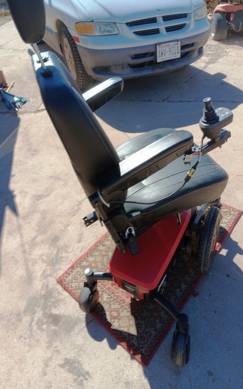 Pride Jazzy Evo 613 Power Wheelchair, Brand new batteries, chair 10 months old