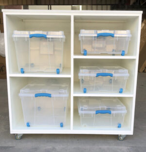 Mueble organizador cubierta de cuarzo con cajas plástica